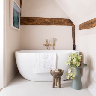 BC Designs Dinkee Freestanding Double Ended Bath with Waste - 1580mm x 780mm - Gloss White - Image 2