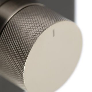 Vado Individual Tablet Fusion Vertical 2 Outlet Thermostatic Concealed Valve with Knurled Handles and Mixed Finish - Image 4