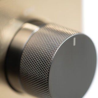 Vado Individual Tablet Fusion Vertical 2 Outlet Thermostatic Concealed Valve with Knurled Handles and Mixed Finish - Image 9