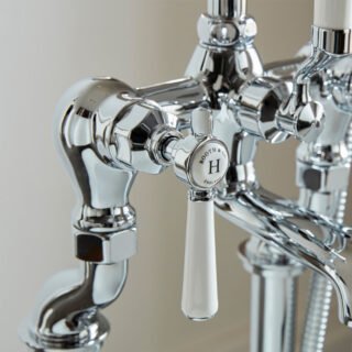 Booth and Co Axbridge Lever Floor Standing Bath Shower Mixer Tap With Shower Kit - Image 4