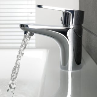 Eastbrook Prestwood Mono Basin Mixer Tap - Chrome - Image 3