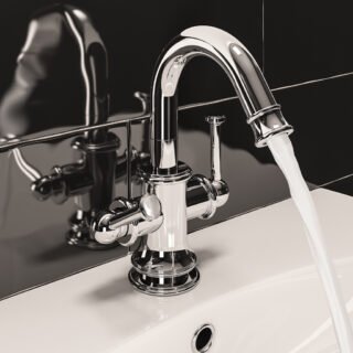 Eastbrook Newlyn Mono Basin Mixer Tap With Waste - Chrome - Image 2