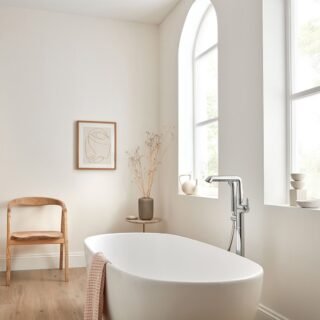 Vado Arrondi Floor standing Bath Mixer Tap with Shower Kit - Chrome - Image 3