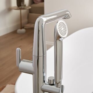 Vado Arrondi Floor standing Bath Mixer Tap with Shower Kit - Chrome - Image 4