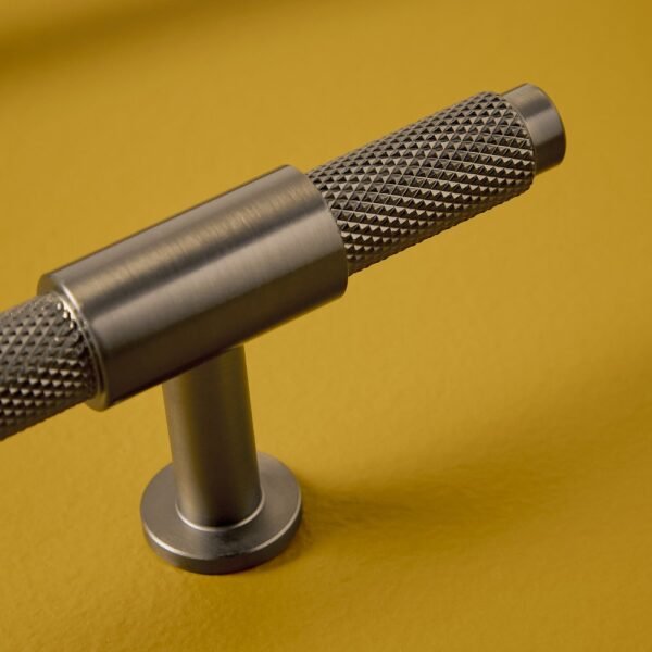 Scudo Knurled T Bar Furniture Handle - 95mm Wide - Image 4