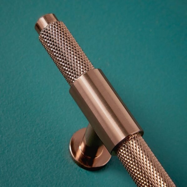 Scudo Knurled T Bar Furniture Handle - 95mm Wide - Image 5