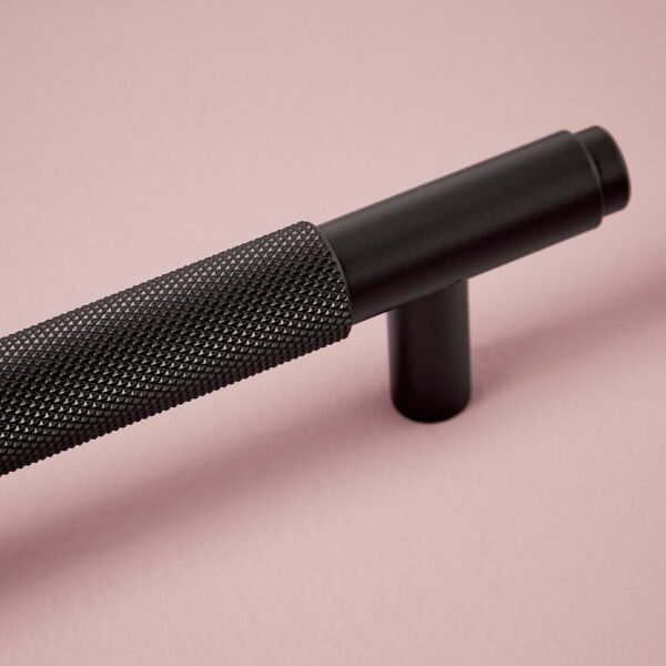 Scudo Knurled Furniture Handle - 160mm Wide - Image 3