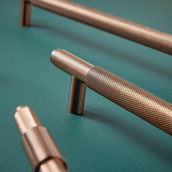 Scudo Knurled Furniture Handle - 160mm Wide - Image 5