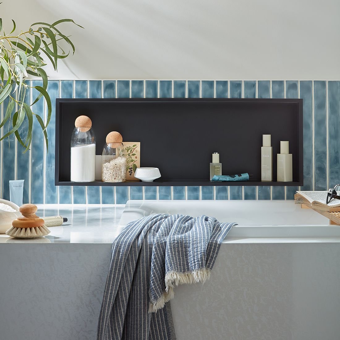 Vado Muse Recessed Wall Niche - 923mm Wide - Image 2