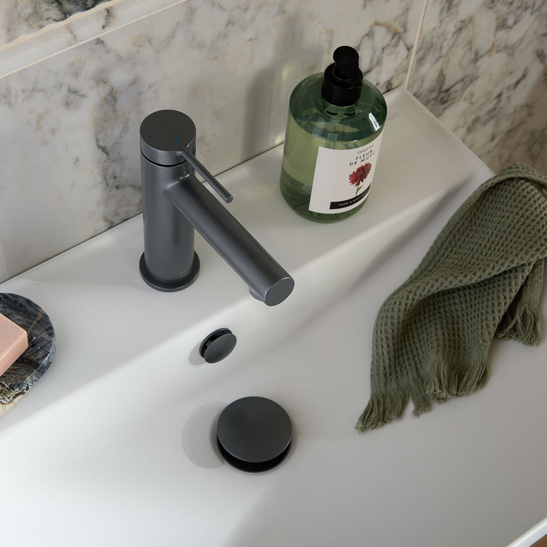 Vado Safari Mono Basin Mixer Tap With Waste For Low Pressure System - Image 3