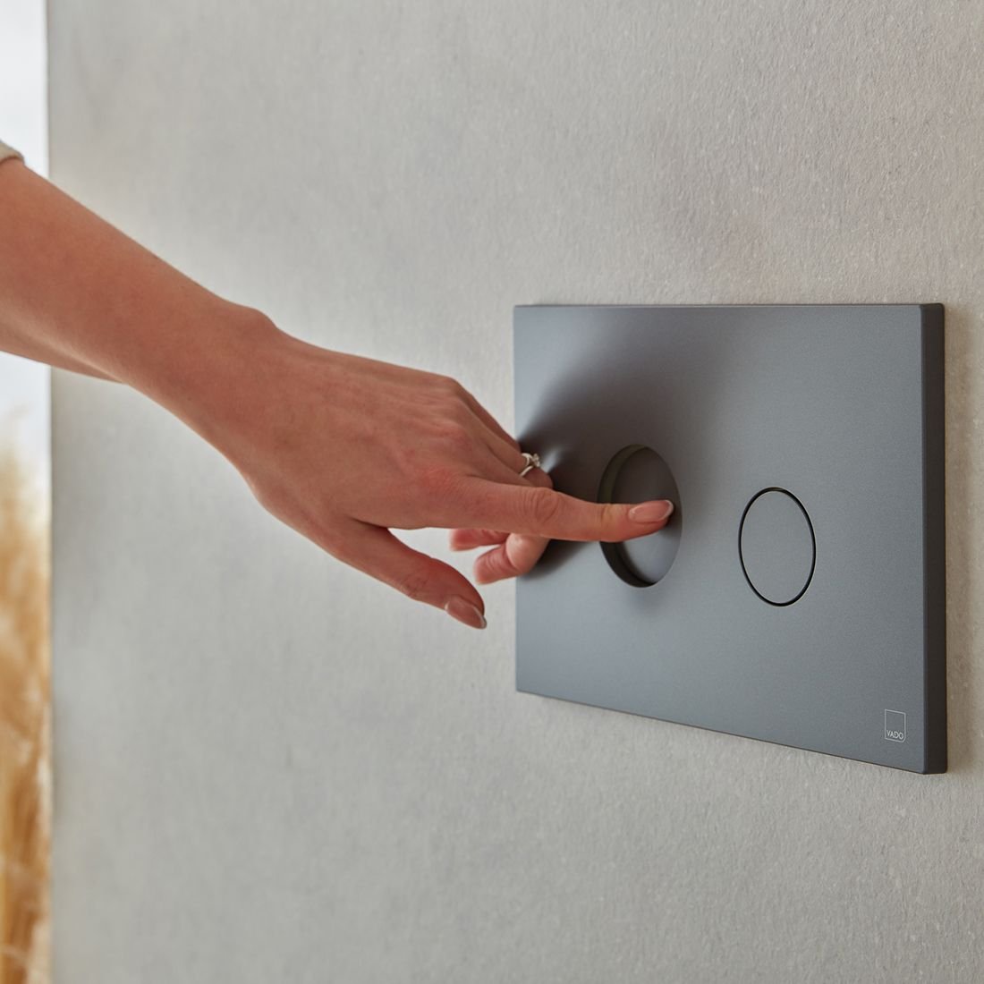 Vado Safari Round Button Dual Flush Plate - Pewter - Image 3